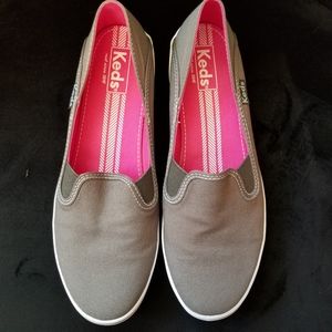 Never Worn Sz 9 Gray Slip-On Keds